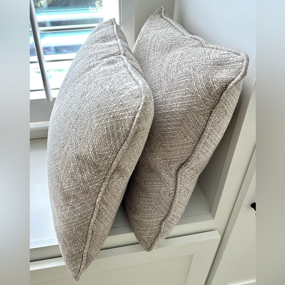 La-Z-boy Set of Two Cream Textured Throw Pillows Covers.